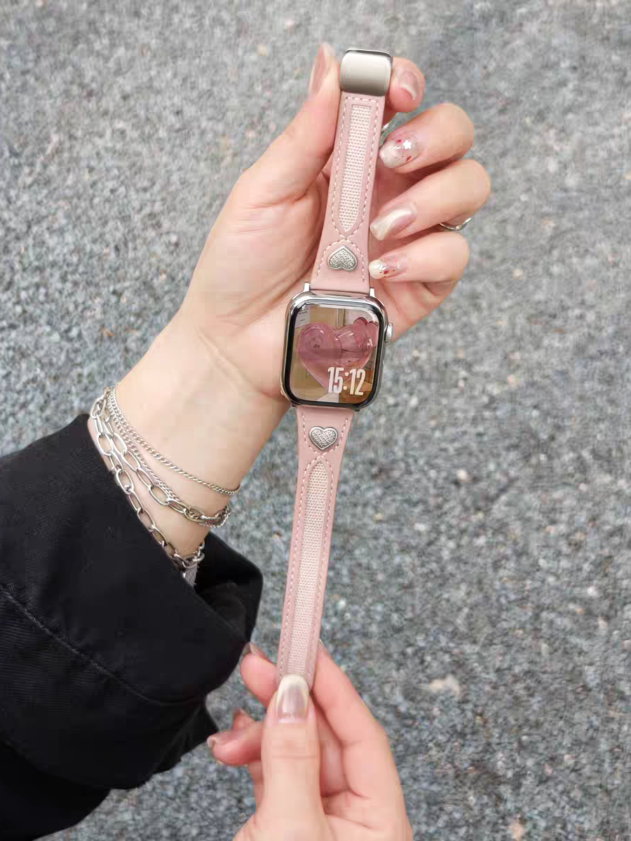Suitable for the entire Apple Watch series, heart-shaped hollow genuine leather strap, magnetic clasp adjustment, suitable for women